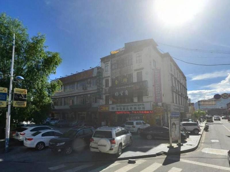 Laway Internatinal Hotel 라사 외부 사진